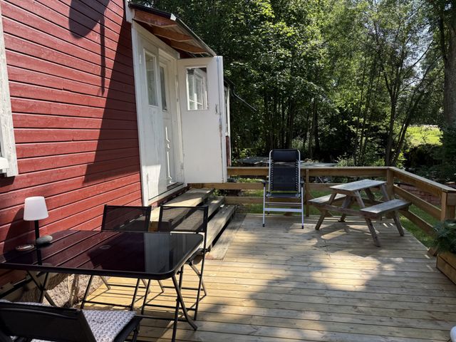 Vordere Terrasse mit Sitzgruppe